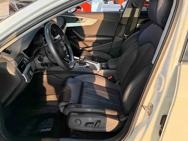 Audi A4L 2021