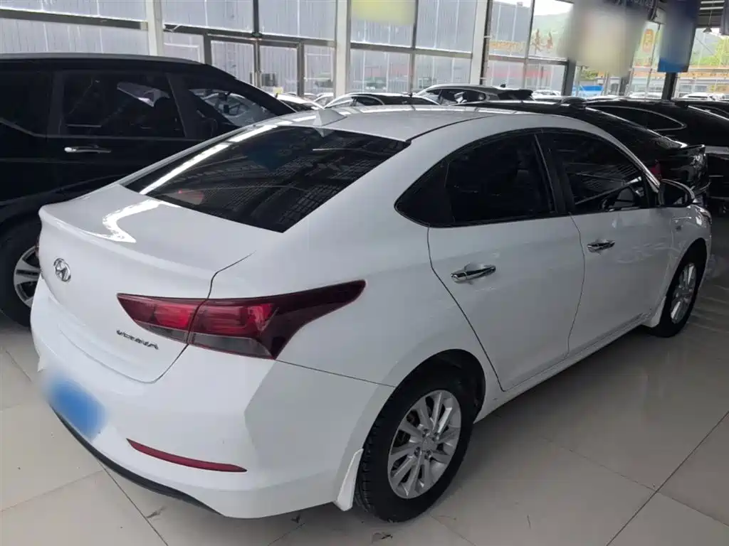 Hyundai Verna 2017 — фото 7
