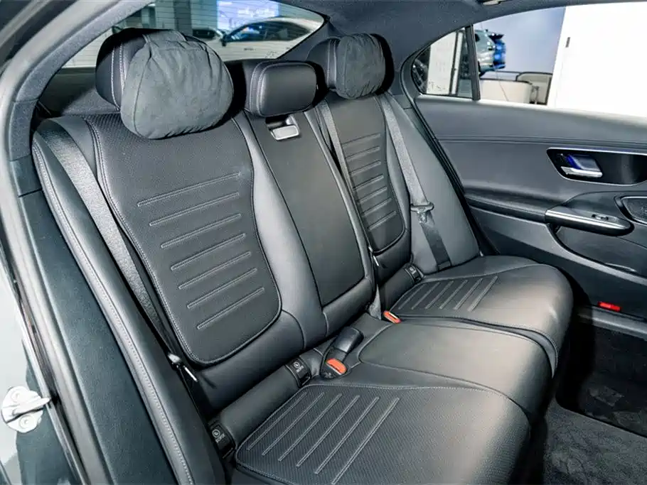 Mercedes-Benz C-Class 2023 — фото 19