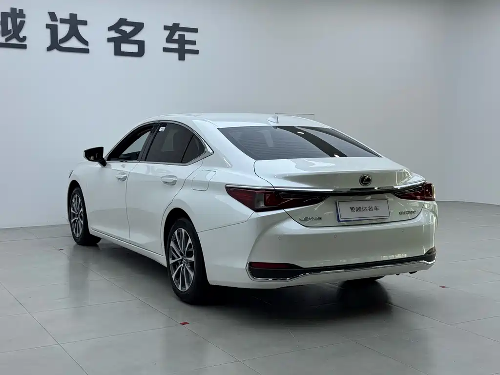 Lexus ES 2024 — фото 19