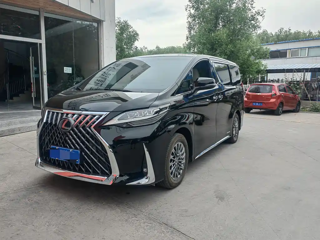 Lexus LM 2023