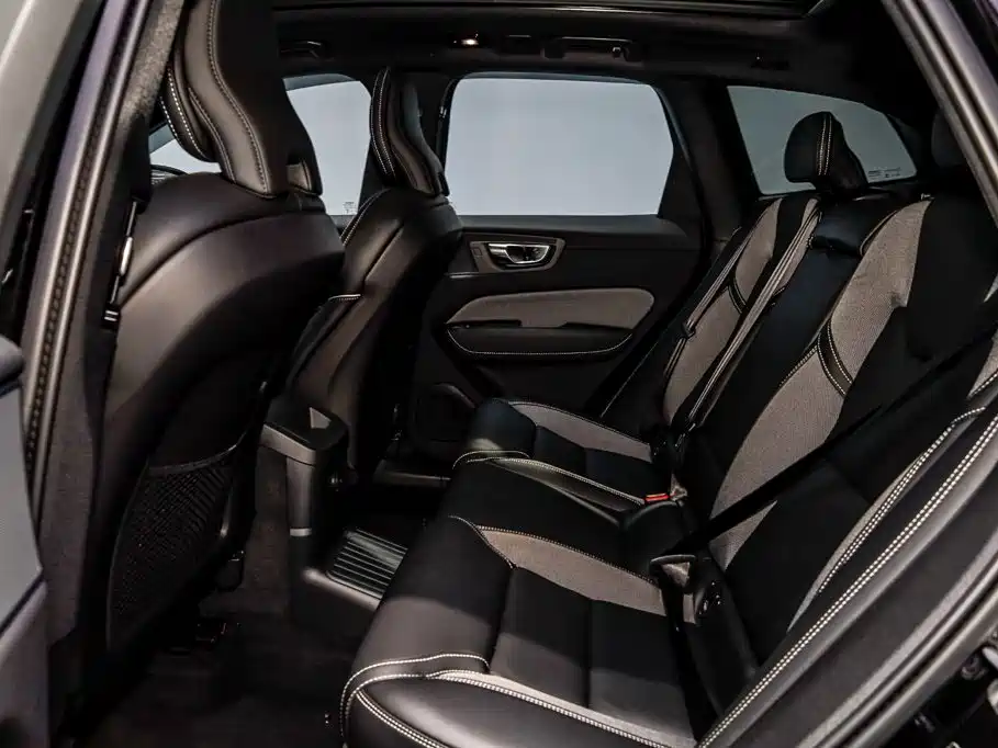 Volvo XC60 Plug-In Hybrid 2024 — фото 10