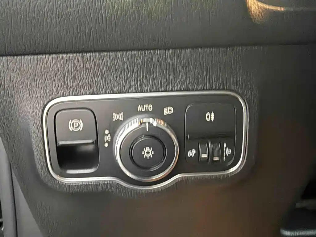 Mercedes-Benz GLB 2020 — фото 18
