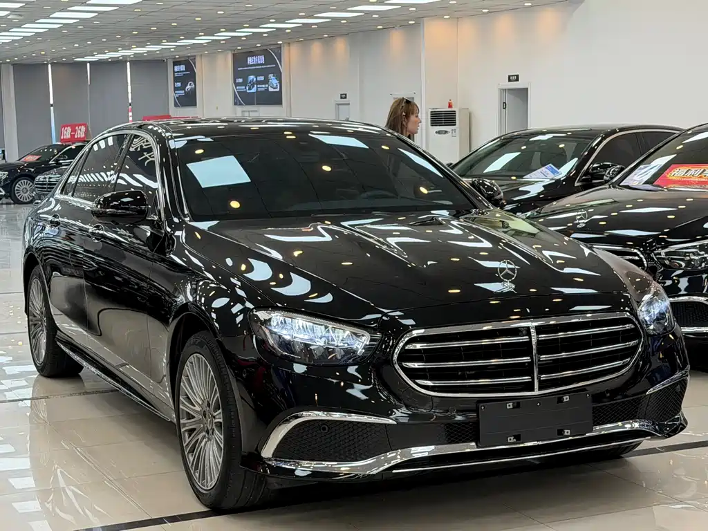 Mercedes-Benz E-Class 2022 — фото 3