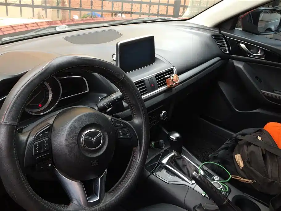 Mazda 3 Axela 2015 — фото 13