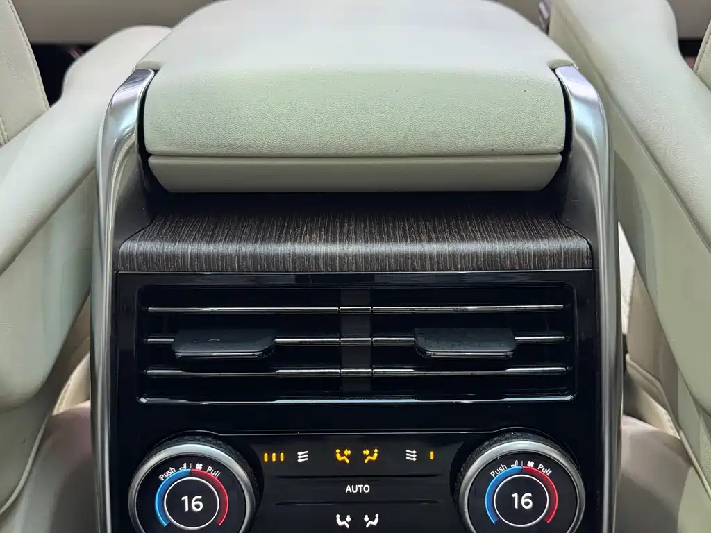 Land Rover Range Rover 2023 — фото 15
