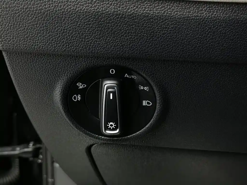 Volkswagen Tiguan L 2023 — фото 21