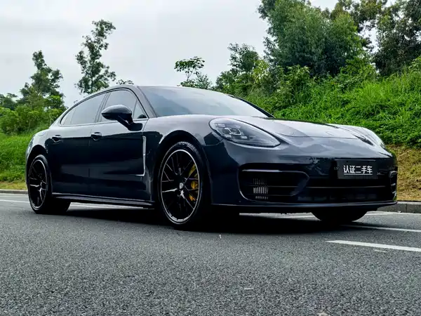 Porsche Panamera 2022