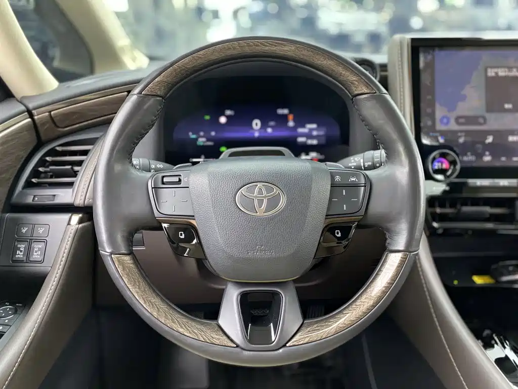 Toyota Alphard 2024 — фото 14