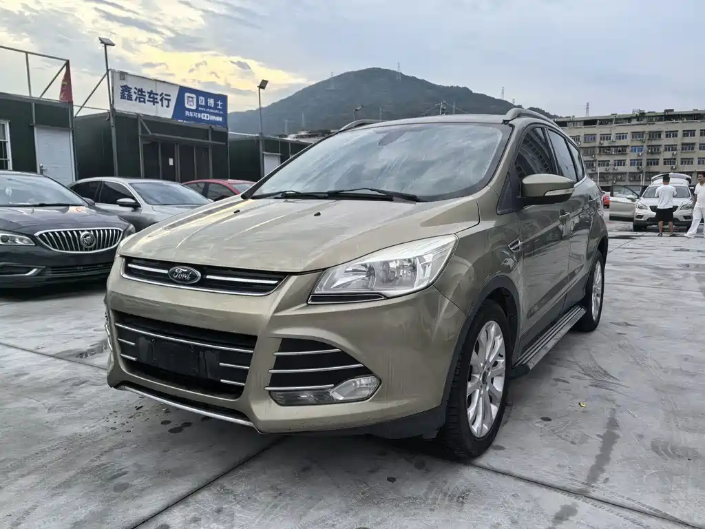 Ford Kuga 2014 — фото 1