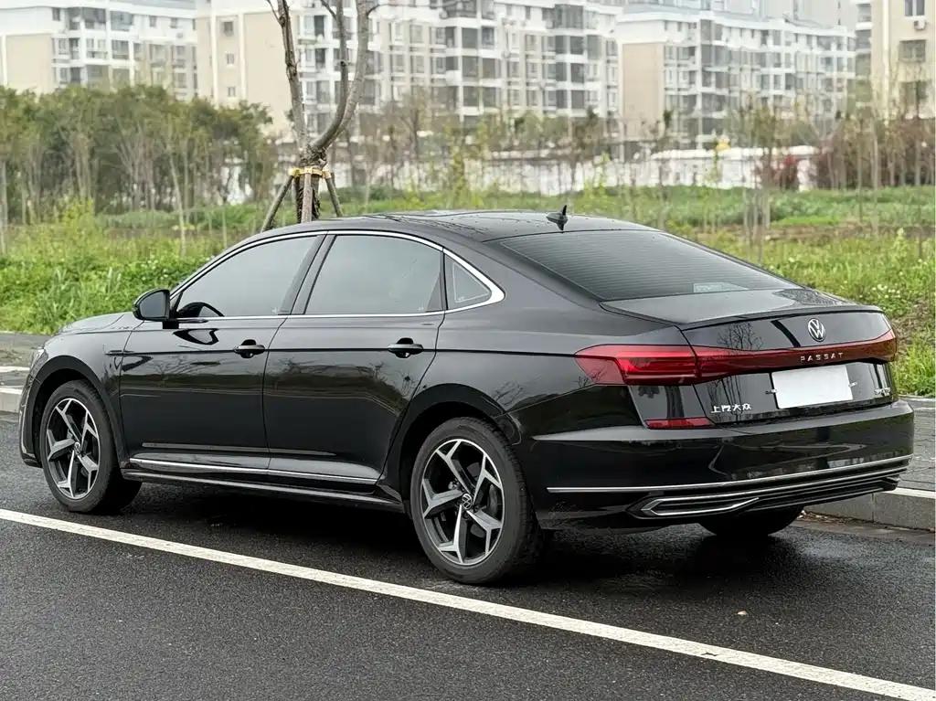 Volkswagen Passat 2025 — фото 14