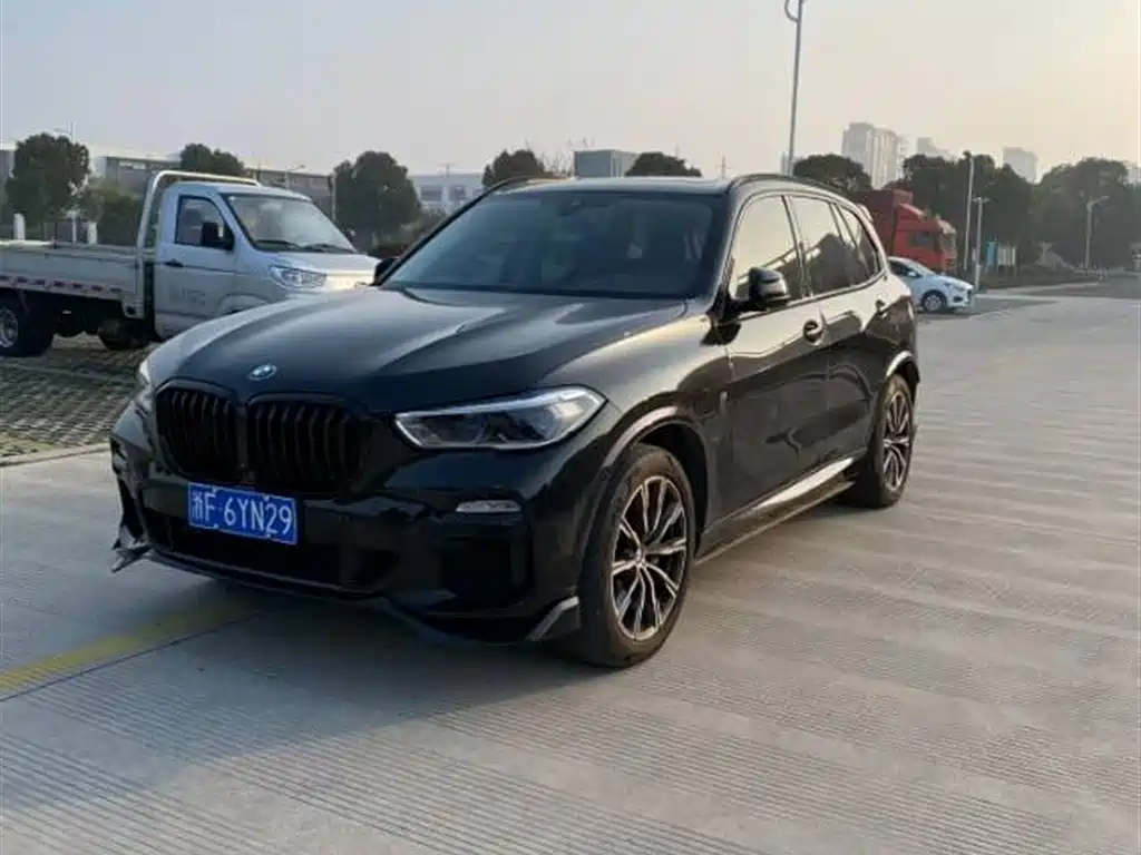 BMW X5 2021 — фото 1