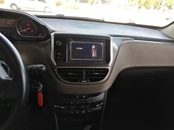 Peugeot 2008 2014