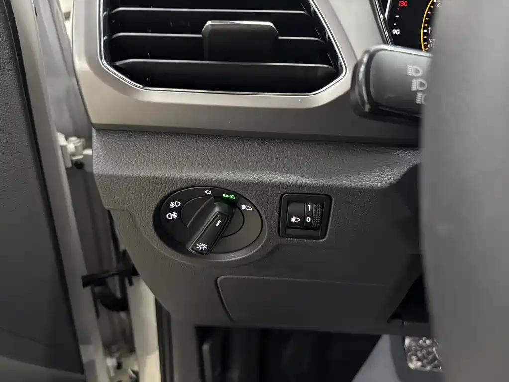 Volkswagen T-Cross 2021 — фото 18