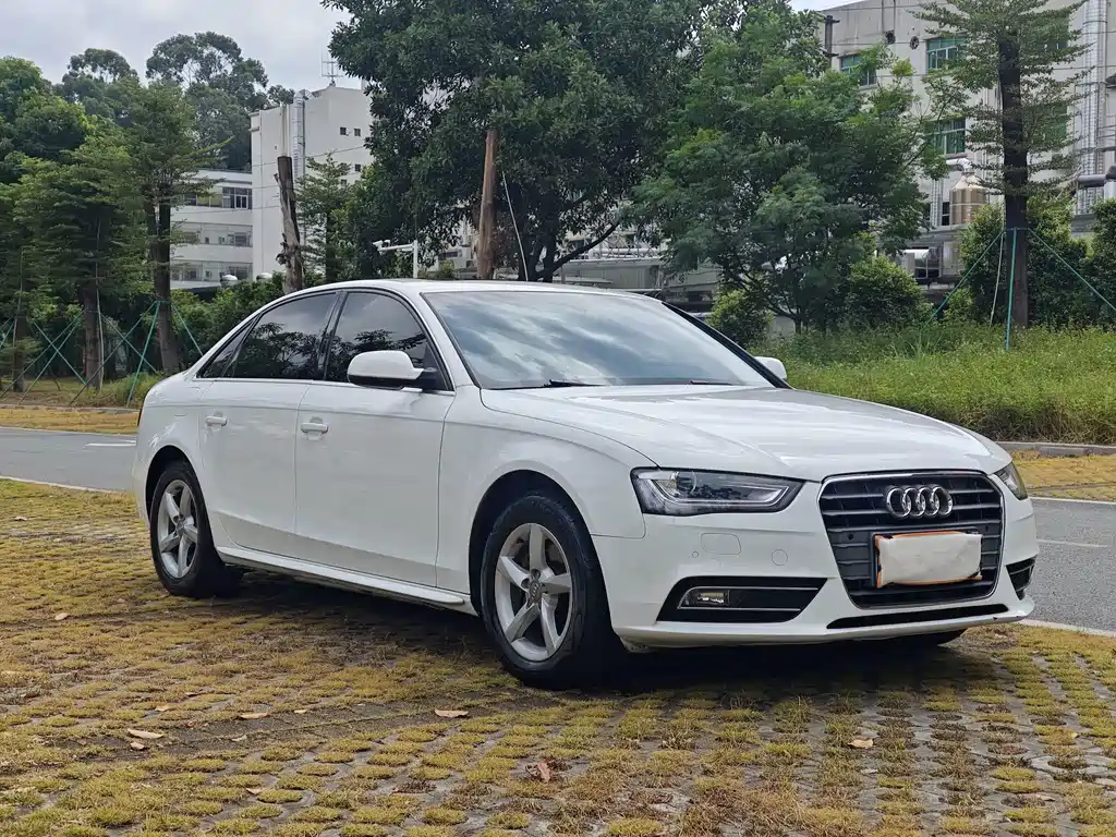 Audi A4L 2013 — фото 3