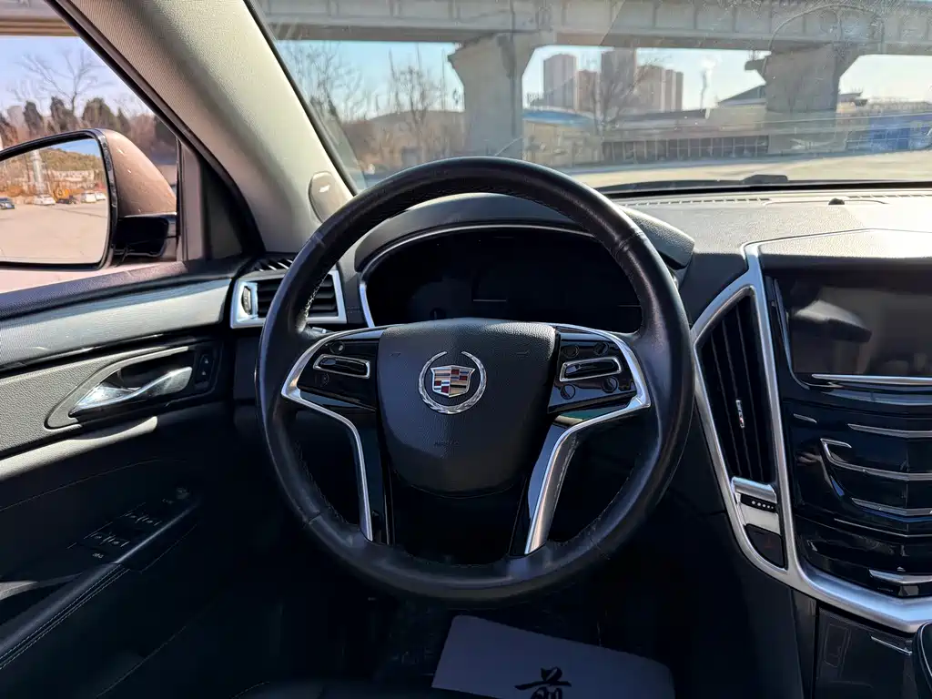Cadillac SRX 2016 — фото 15