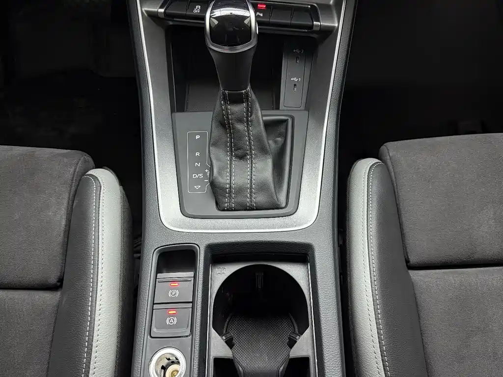 Audi Q3 2022 — фото 9