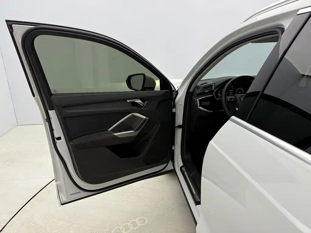 Audi Q3 2022 — фото 18