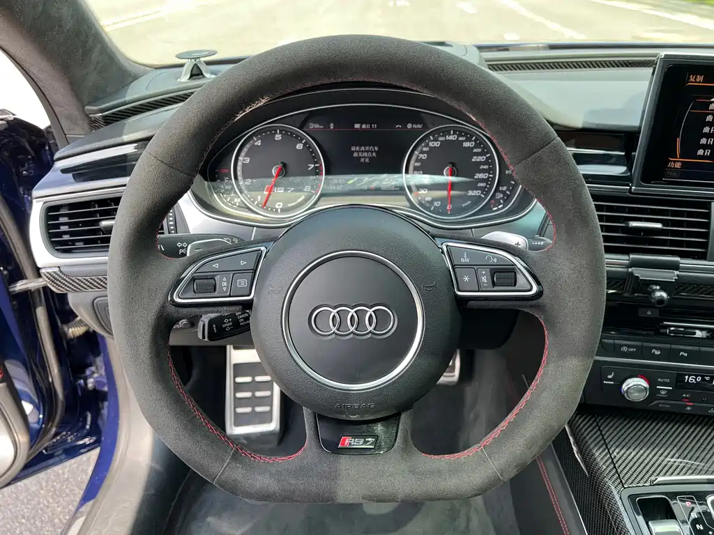 Audi RS 7 2016 — фото 10
