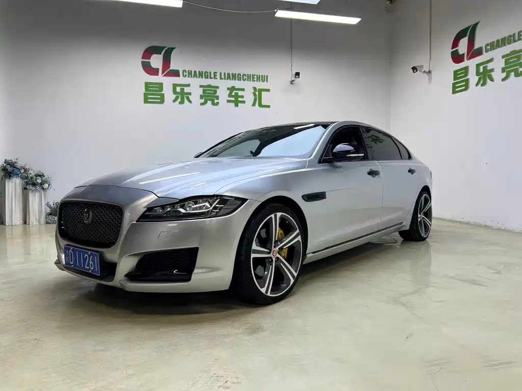 Jaguar XFL 2018 — фото 1