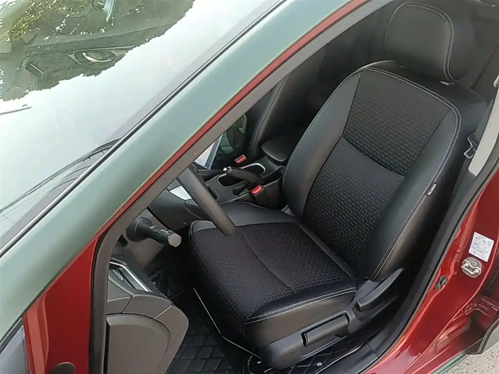 Nissan Tiida 2019 — фото 15