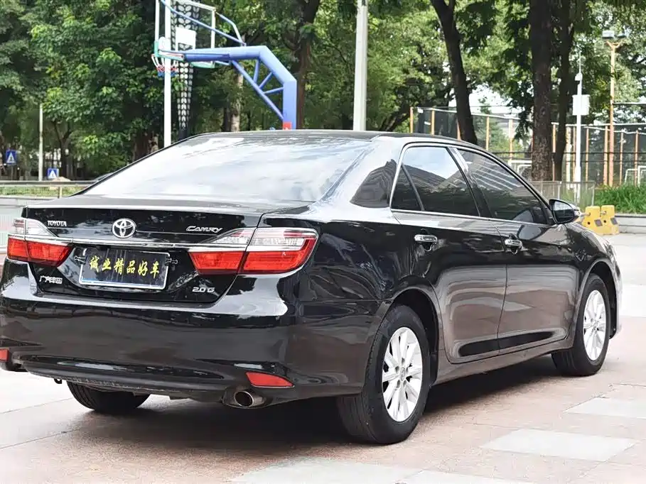 Toyota Camry 2015 — фото 5