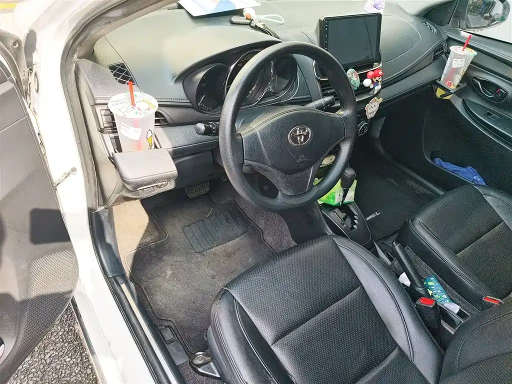 Toyota Yaris L 2020 — фото 13