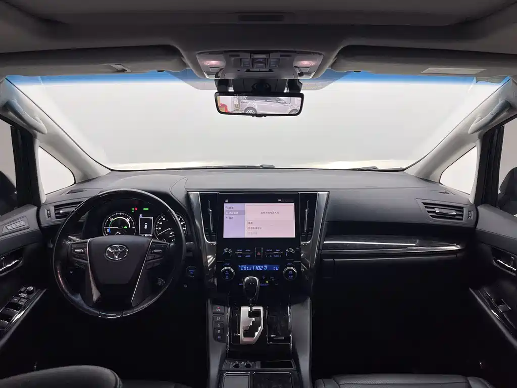 Toyota Vellfire 2022 — фото 10