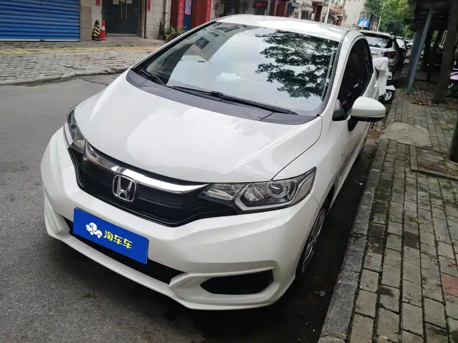 Honda Fit 2018 — фото 1