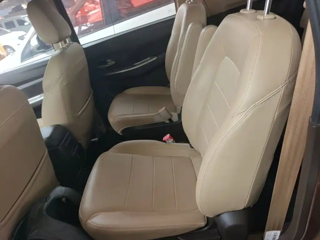 Wuling Hongguang 2019 — фото 17