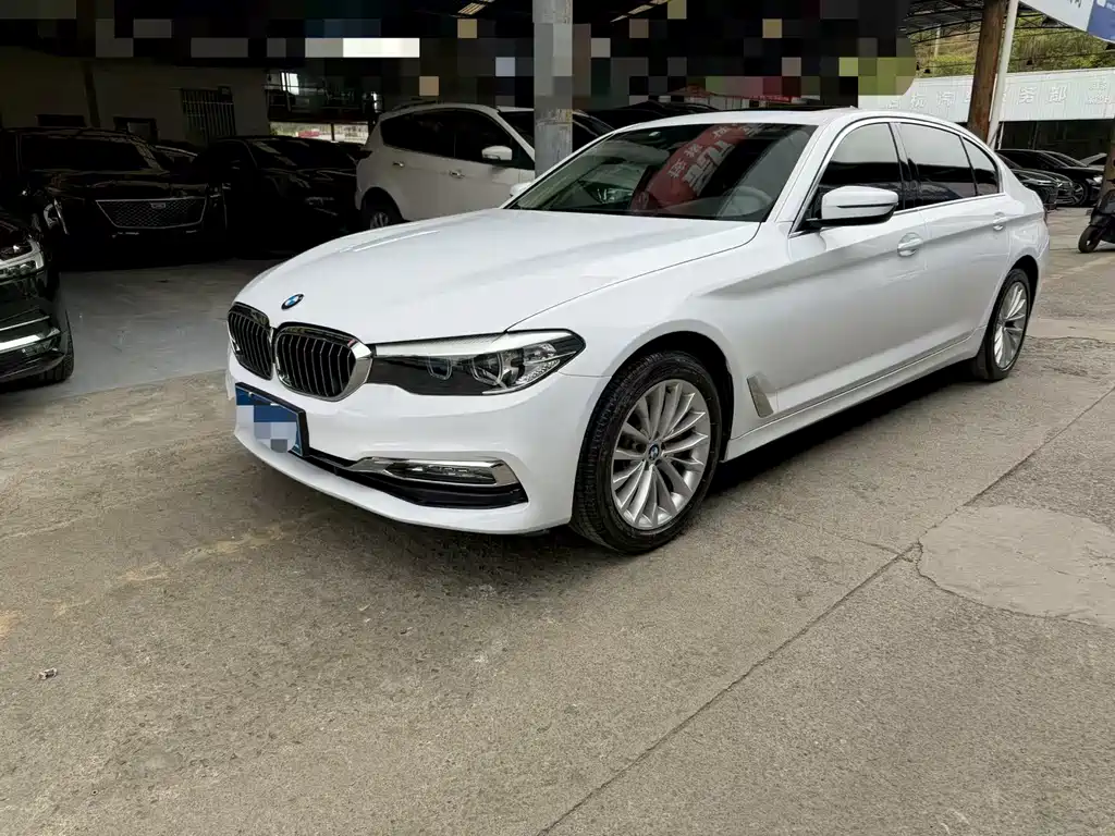 BMW 5 Series 2018 — фото 1
