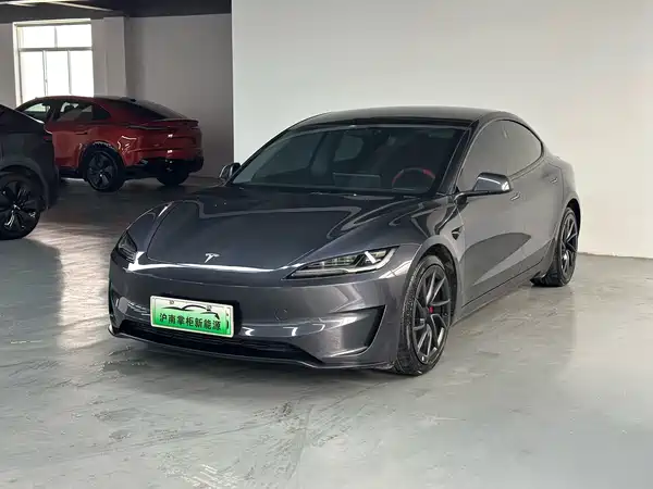 Tesla Model 3 2024