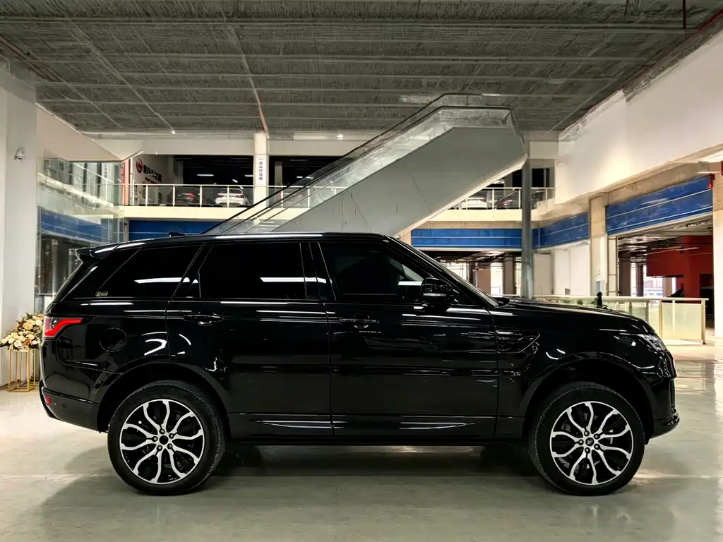 Land Rover Range Rover Sport 2022 — фото 25