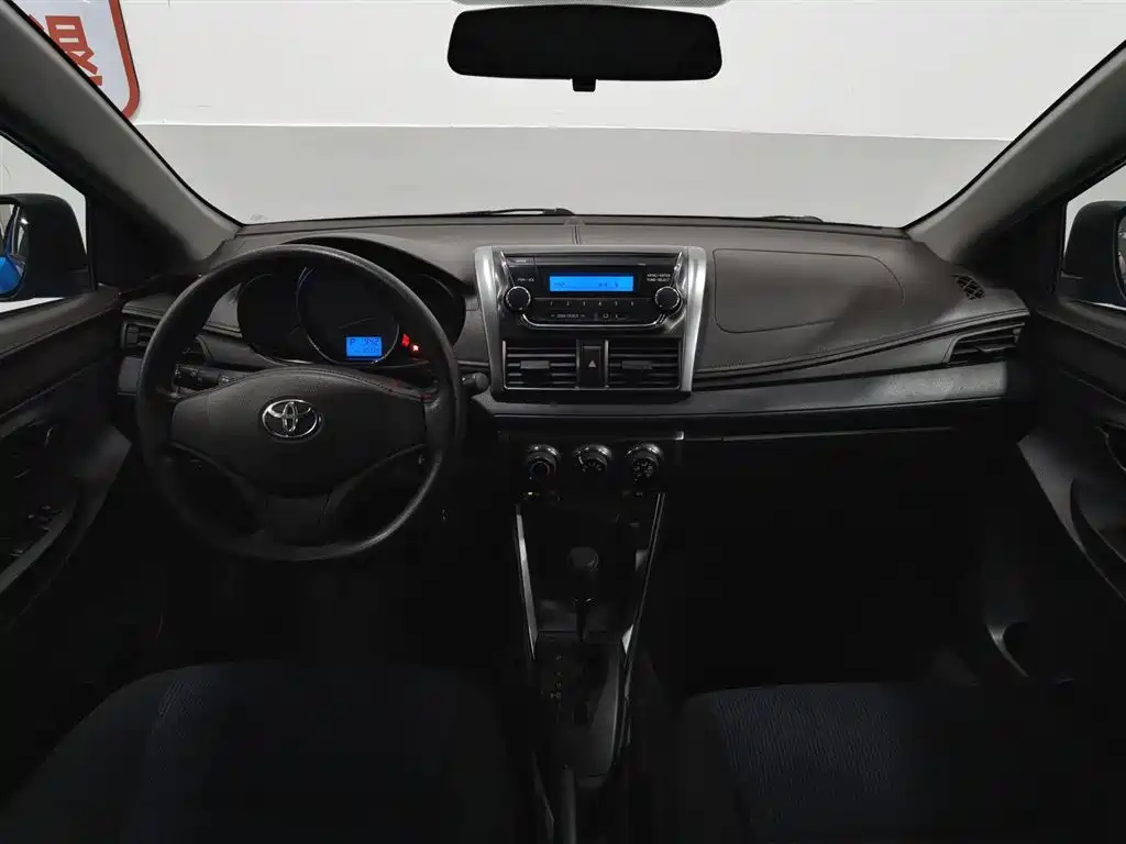 Toyota Yaris L 2014 — фото 5