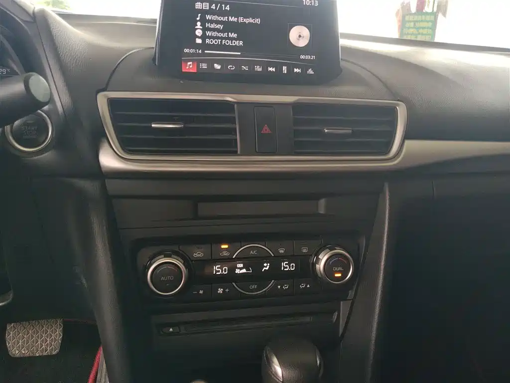 Mazda 3 Axela 2019 — фото 13