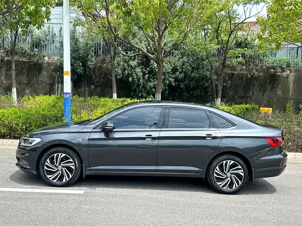 Volkswagen Sagitar 2021