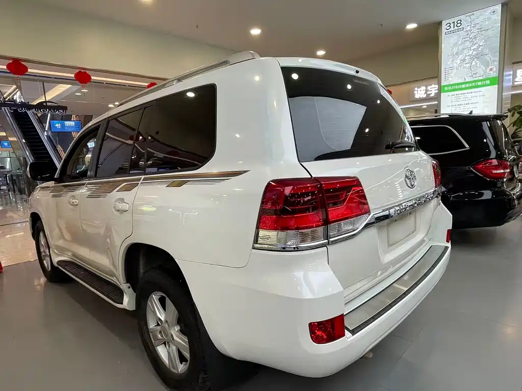 Toyota Land Cruiser 2016 — фото 10