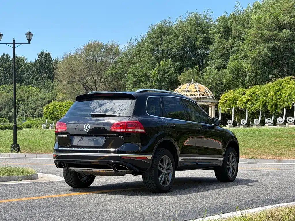 Volkswagen Touareg 2018 — фото 28