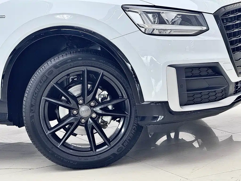 Audi Q2L 2021 — фото 10