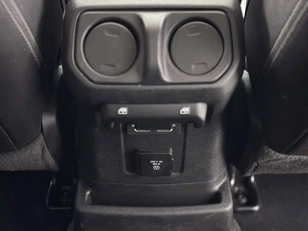 Jeep Wrangler 2023 — фото 19