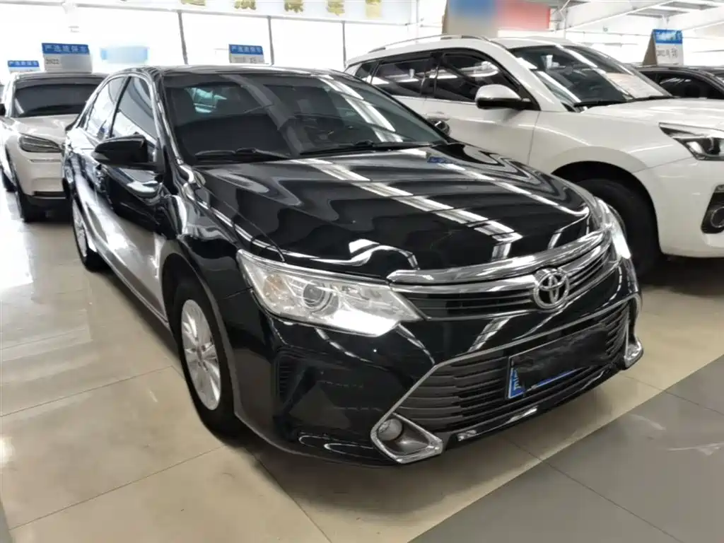 Toyota Camry 2016 — фото 4