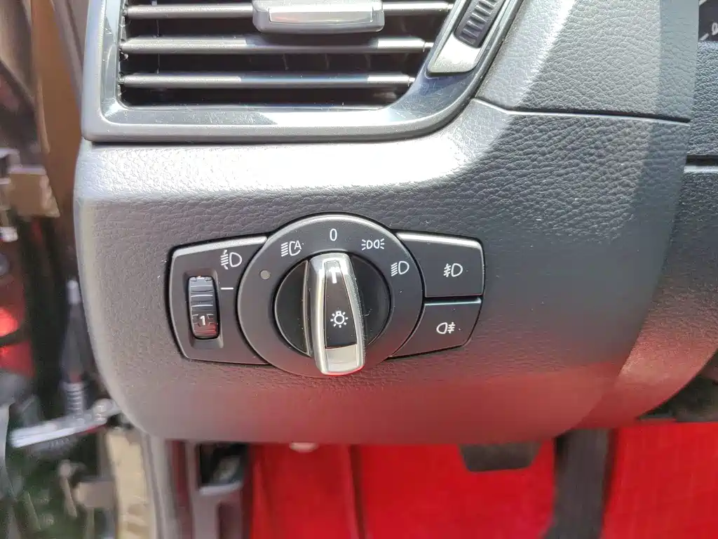 BMW X1 2014 — фото 18
