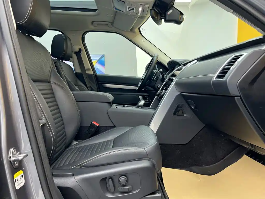 Land Rover Discovery 2021 — фото 18