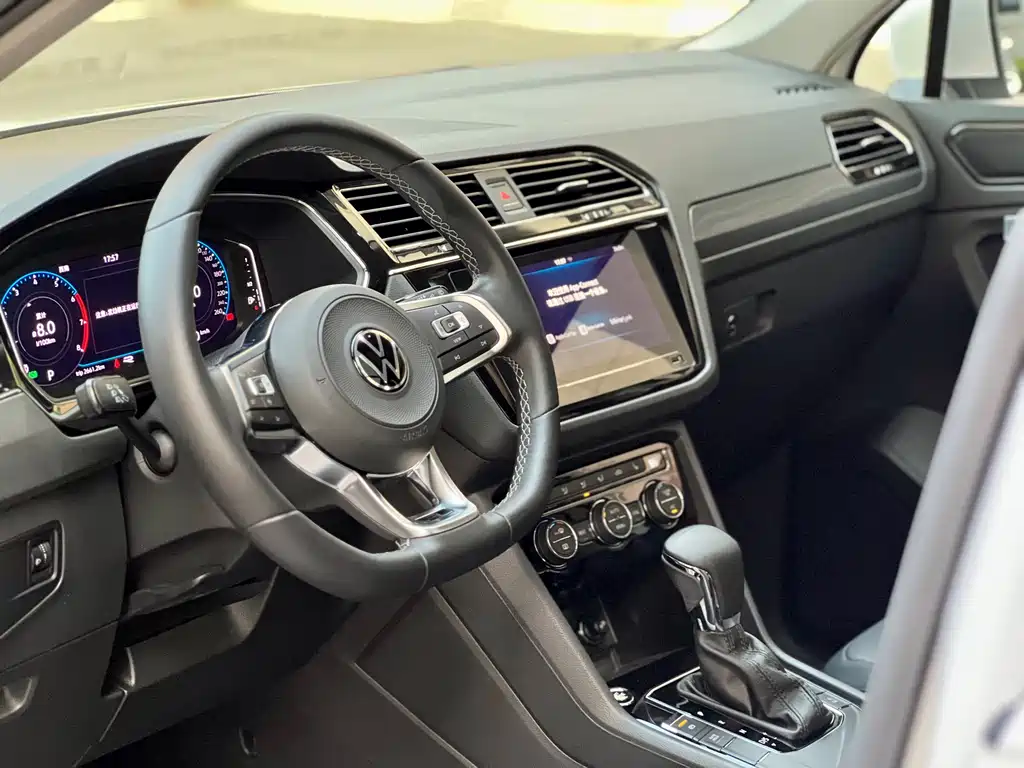 Volkswagen Tiguan L 2021 — фото 19