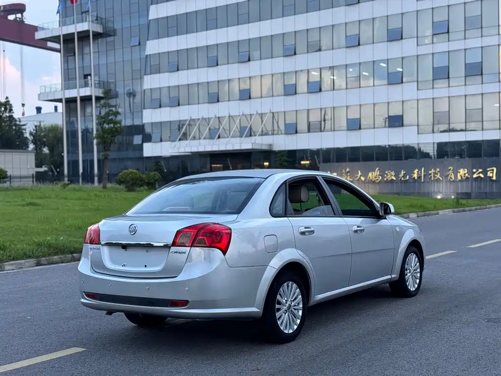 Buick Excelle 2016 — фото 10