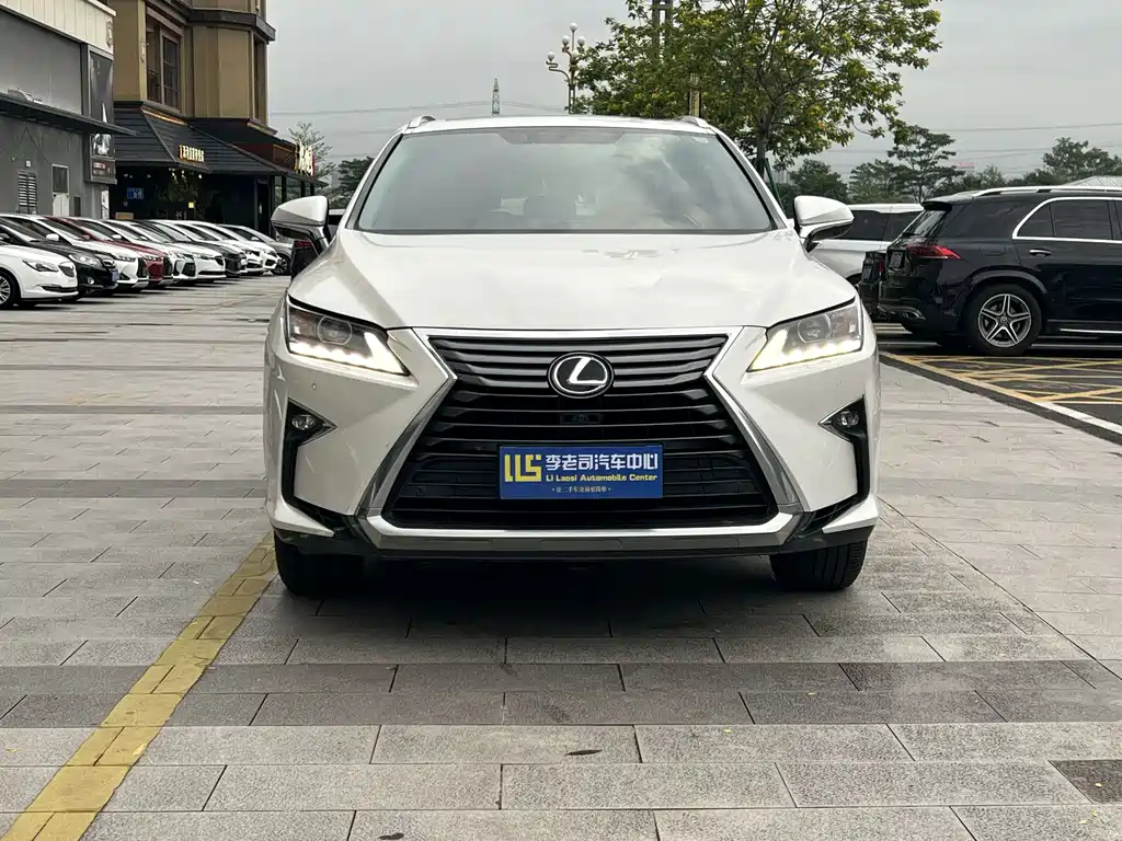 Lexus RX 2018 — фото 1