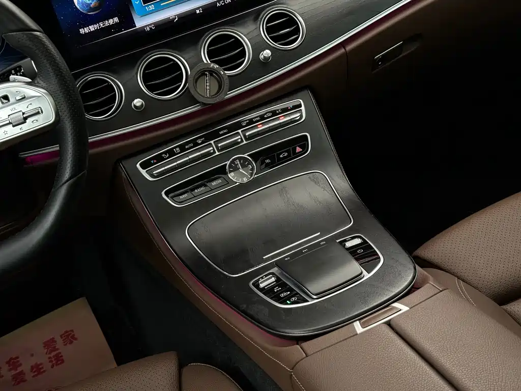 Mercedes-Benz E-Class 2019 — фото 18