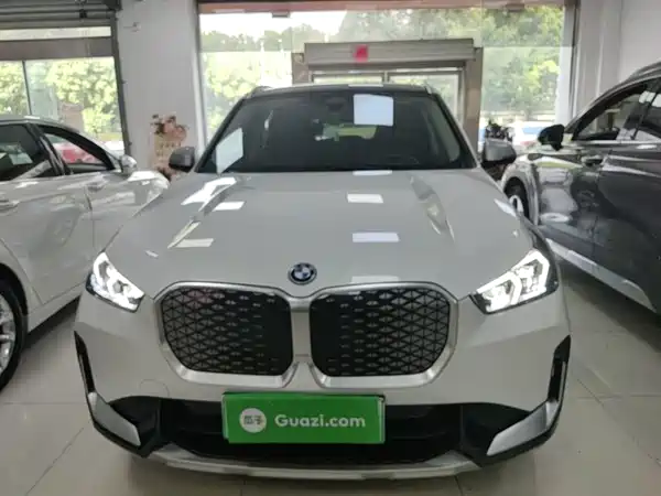 BMW iX1 2024