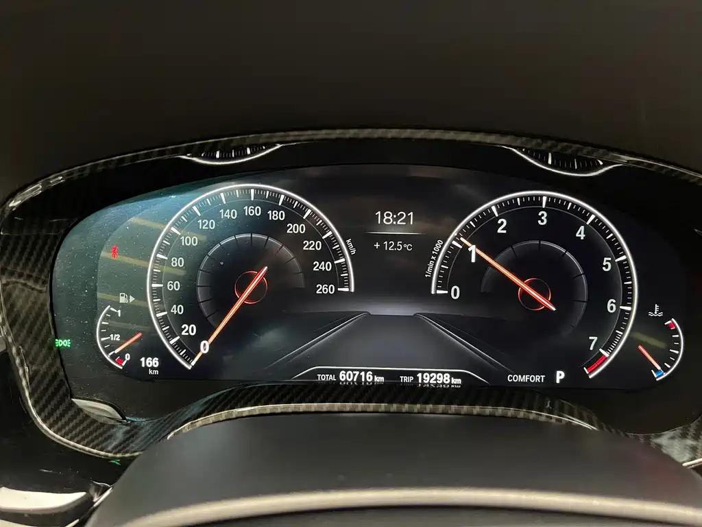 BMW 5 Series 2020 — фото 16