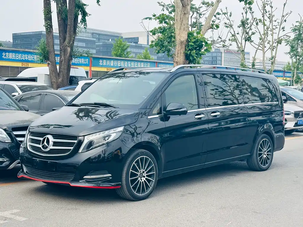 Mercedes-Benz V-Class 2019 — фото 1